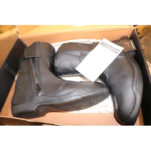 216 - Size 11 m/bike boots