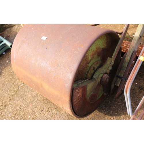 9 - Large garden roller