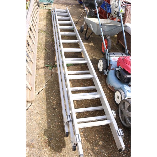 15 - Large triple extension ladder