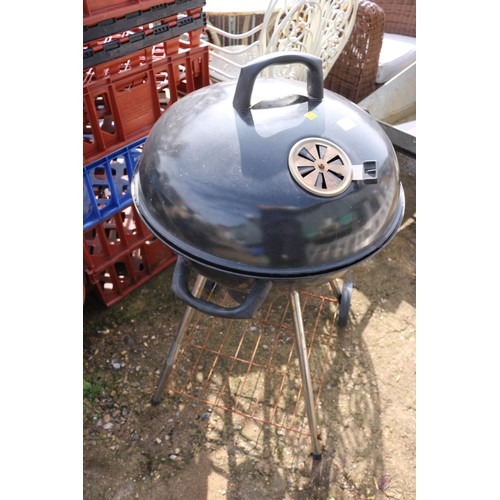 104 - Round charcoal, barbecue