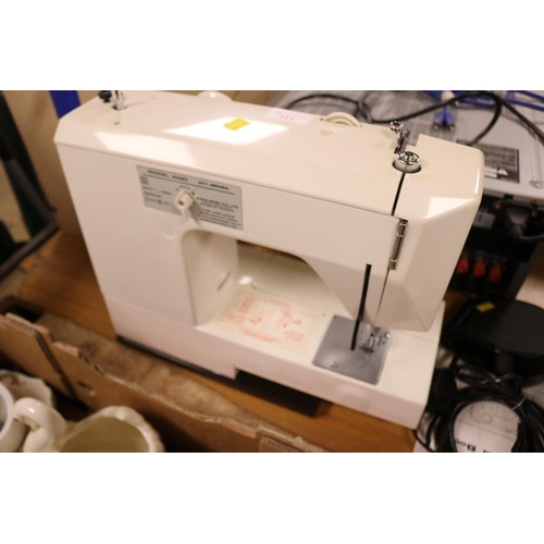 111 - Sewing machine, recently serviced