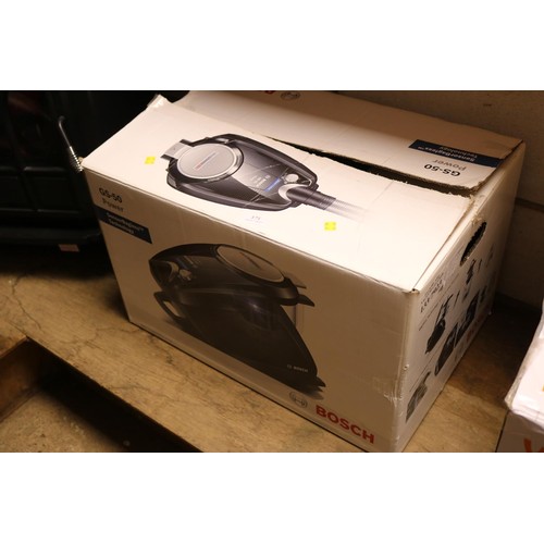 171 - Samsung air track 2000w vacuum cleaner - warranted until 12 noon Tuesday following the above sale