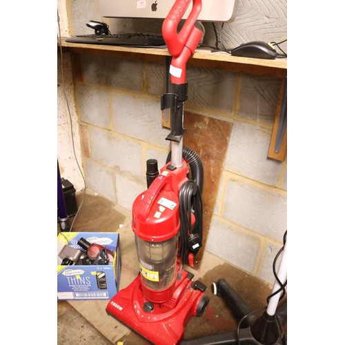 174 - Upright hoover vacuum cleaner 1800w - warranted until 12 noon Tuesday following the above sale