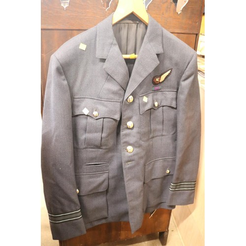 397 - Vintage Royal Air Force squadron leaders No. 1 uniform jacket with air electronics flying badge