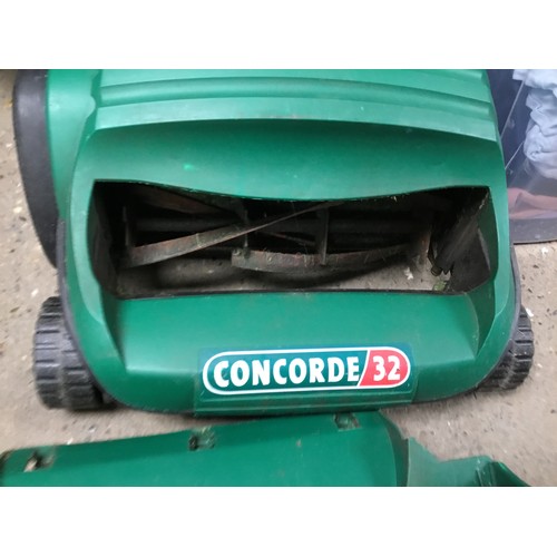 109A - Qualcast cylinder mower - warranted until 12 noon Tuesday following the above sale