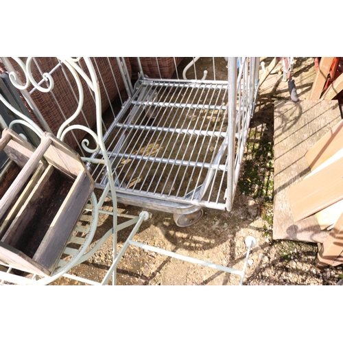 82 - Aluminium wheel/portable cage trolley