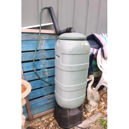 10 - Water butt & stand