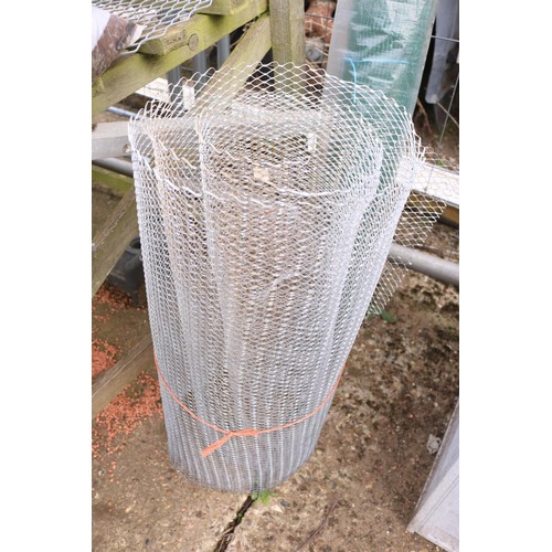 18 - Brand new roll of green shading/netting & roll of galvanised mesh
