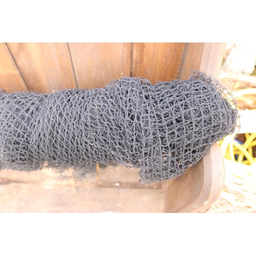 45 - Roll of black netting