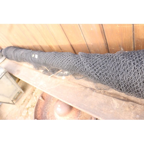 45 - Roll of black netting