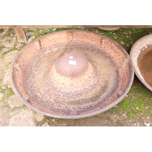 46 - Cast iron feeder (Mexican hat)