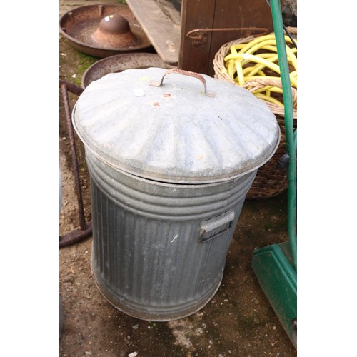 52 - Galvanised dust bin