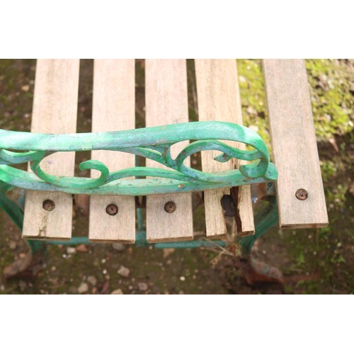 40 - Metal and wood garden bench Green