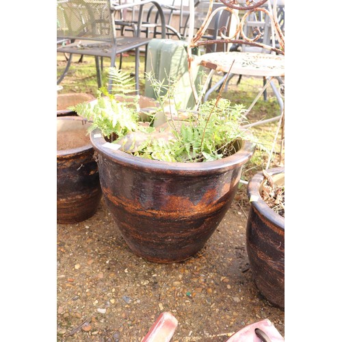 55 - 7 x matching garden pots various sizes