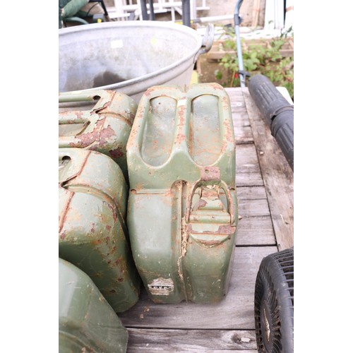 80 - 4 x 10ltr jerry cans