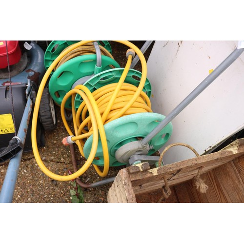 91 - 2x hose & reel