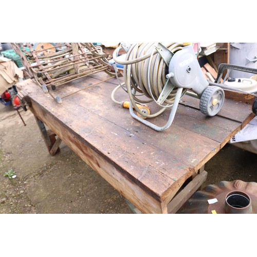 98 - Wooden carpenters bench