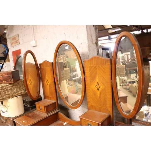 131 - Edwardian mahogany dressing table