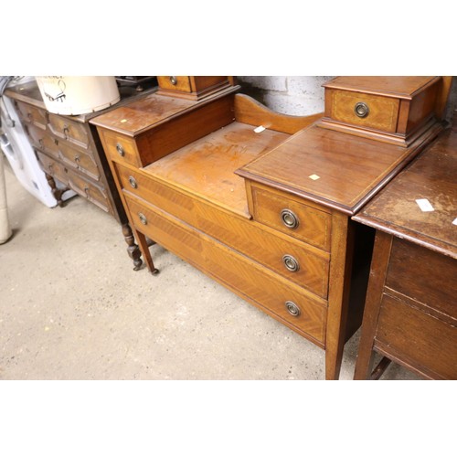 131 - Edwardian mahogany dressing table