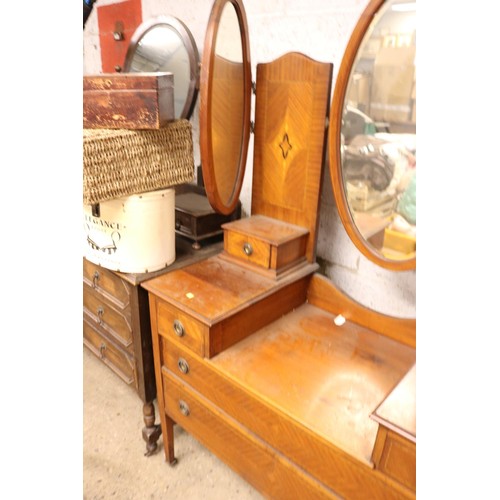 131 - Edwardian mahogany dressing table