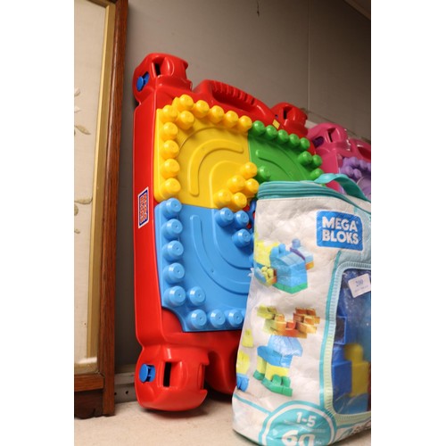 200 - Red mega bloks play table & bag of bricks