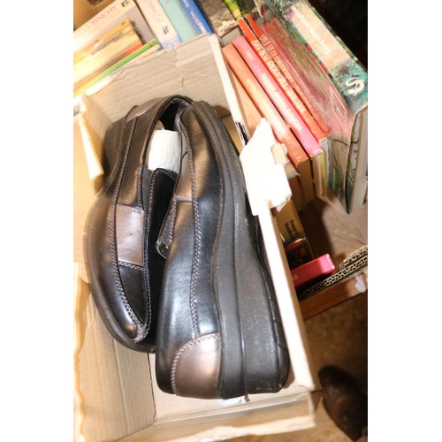 252 - 5x shoes, boxed