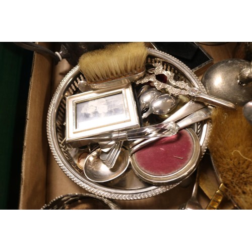 346 - Box of plated ware