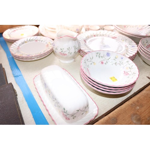 636 - Johnson Bros summer chintz crockery