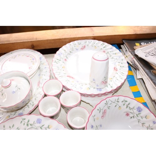 636 - Johnson Bros summer chintz crockery