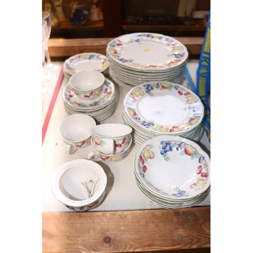 647 - Villeroy & Boch tableware