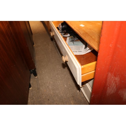 658 - Shabby chic 3 drawer low chest