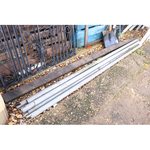 6 - Qty of scaffold poles