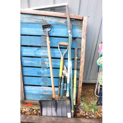 7 - Qty of garden tools, incl snow shovel, spade, lopper rack, etc