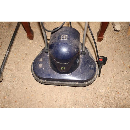 215 - Electrolux floor scrubber - warranted until 12 noon Tuesday following the above sale