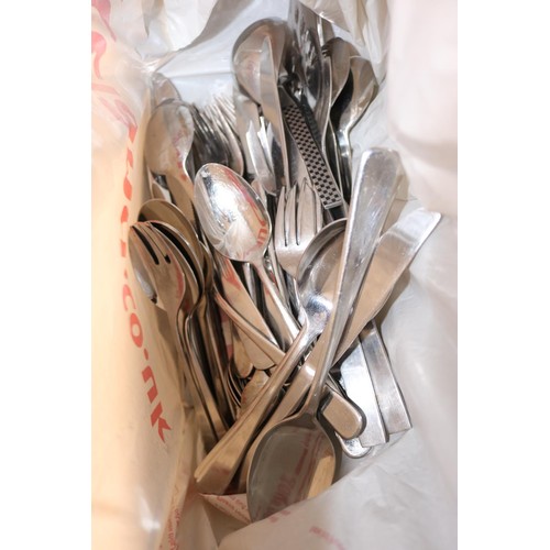 314 - Cutlery & Oxo boxes