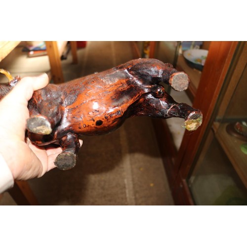 539 - various cattle ornaments