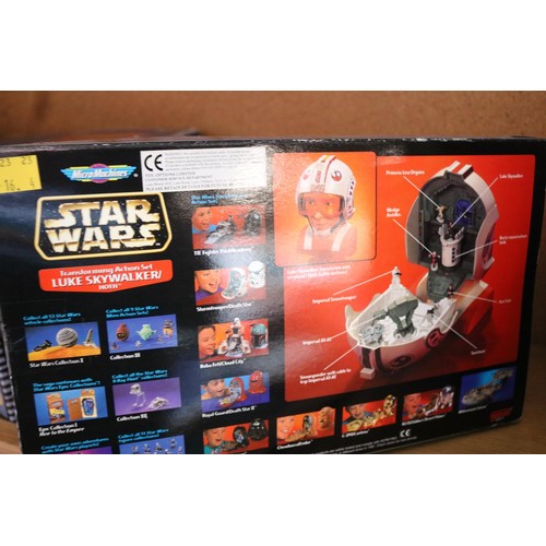 565 - Star Wars micro machines - unopened Luwe Moth playset