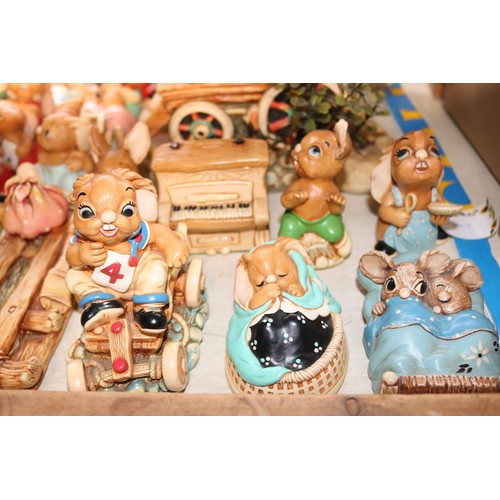 619 - Selectin of unboxed Pendelfin rabbits, ornaments, etc