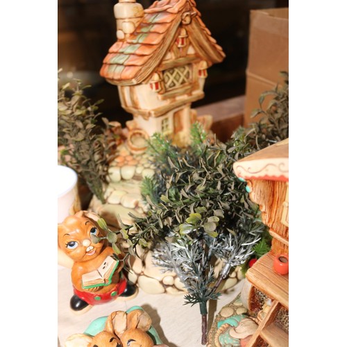 619 - Selectin of unboxed Pendelfin rabbits, ornaments, etc