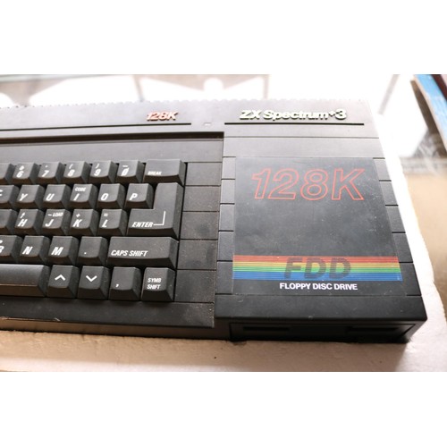 627 - Boxed Zx spectrum + 3 speicla light gun model - complete original condition, except multi disc but m... 