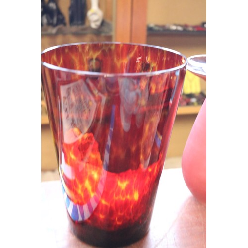 631 - 3 jugs & 2 vases