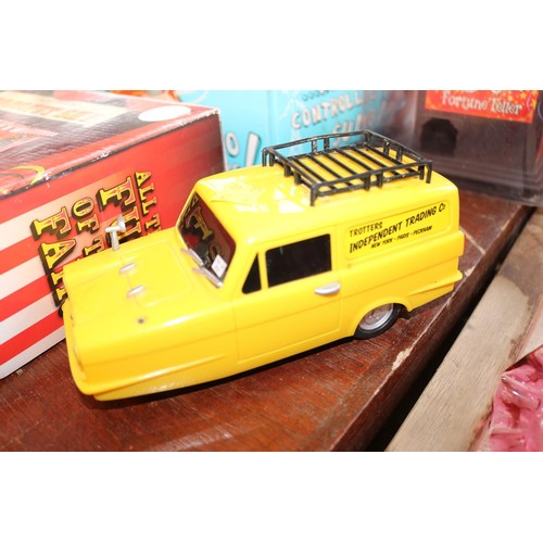 633 - Various toys Inc del boys van