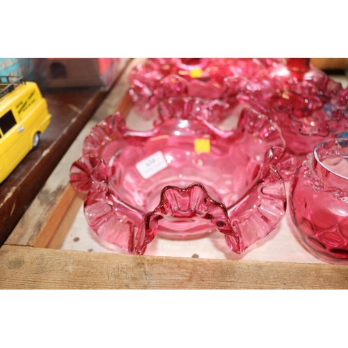 634 - 8 pieces of Cranberry glass