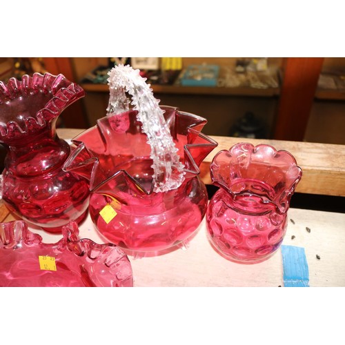 634 - 8 pieces of Cranberry glass