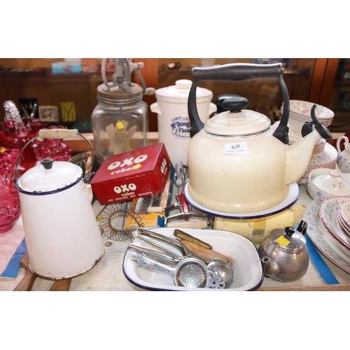 635 - Qty of kitchenalia