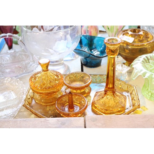646 - Qty of glassware