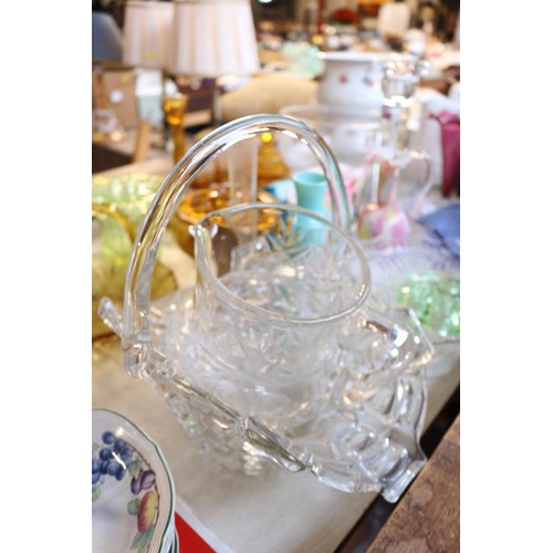 646 - Qty of glassware