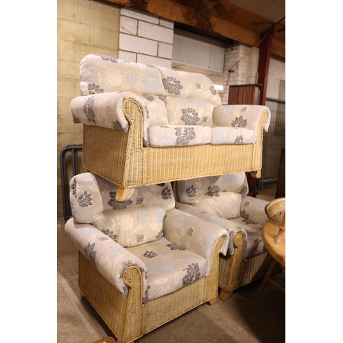 Lot 653       