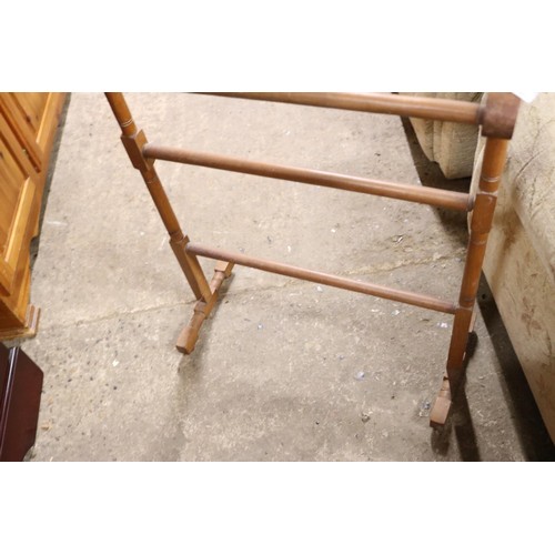 659 - Mahogany towel rail