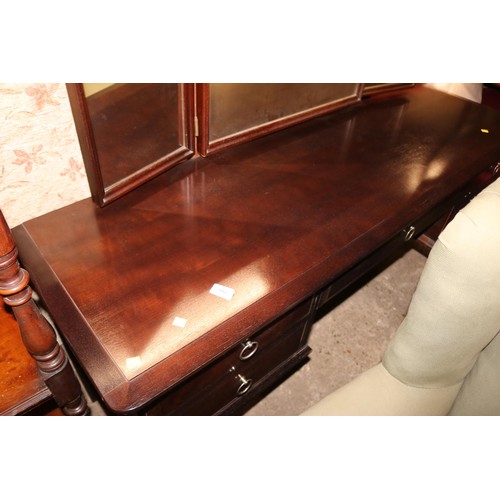684 - Stag minstrel dressing table